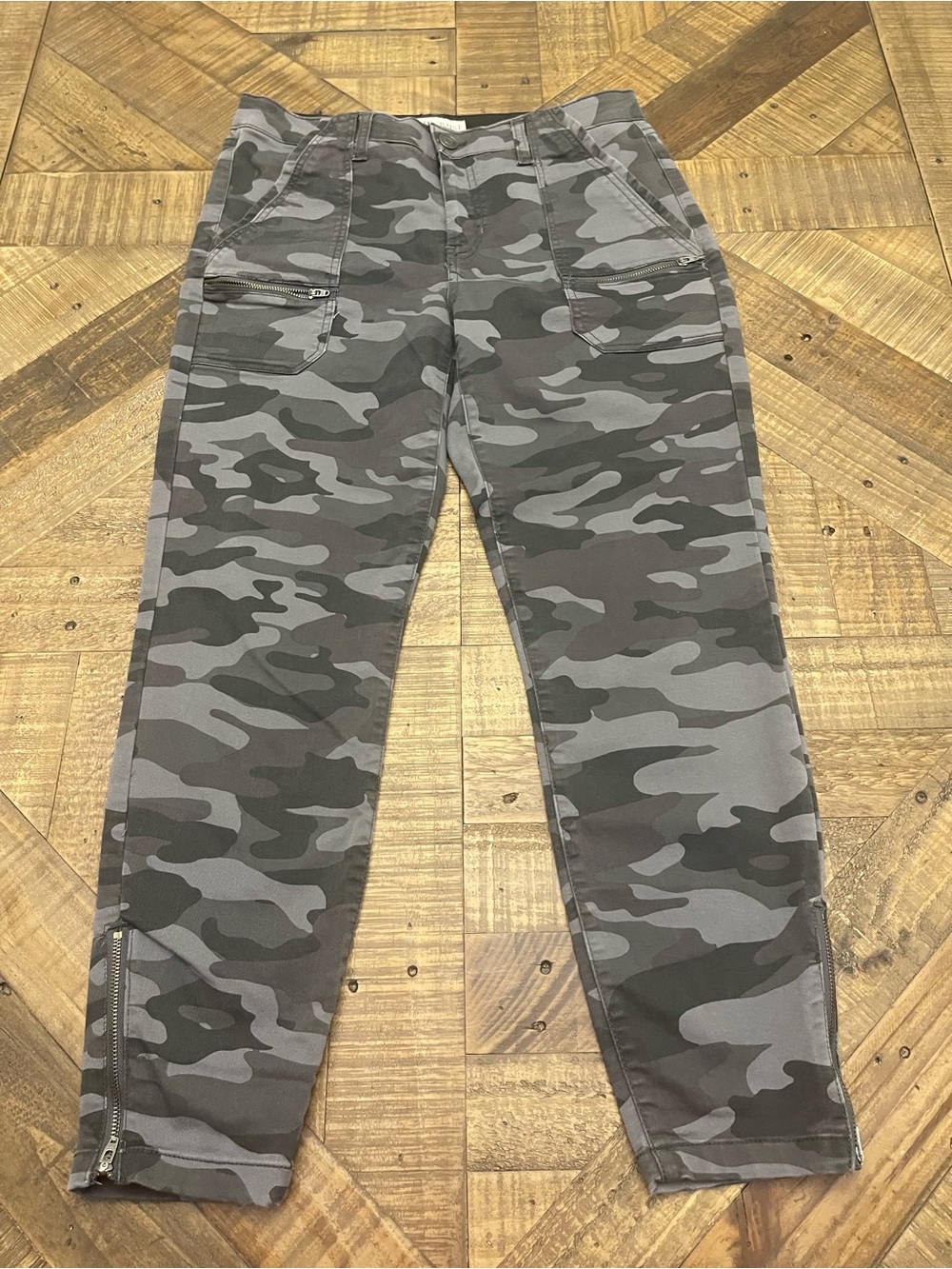 Knox Rose Gray Camo Mid-Rise Utility Ankle Skinny Pants Size 10